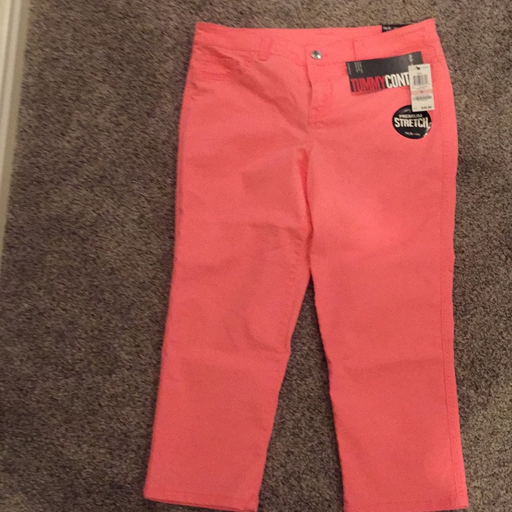 Style & co capris pants